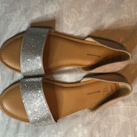 Cute tan, sparkly sandals size 10 - Picture 2 of 6